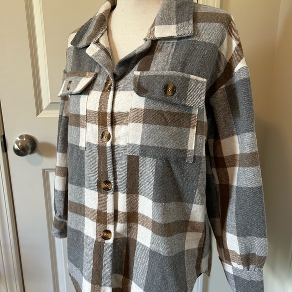 Grey brown and white button down shacket - Picture 2 of 4